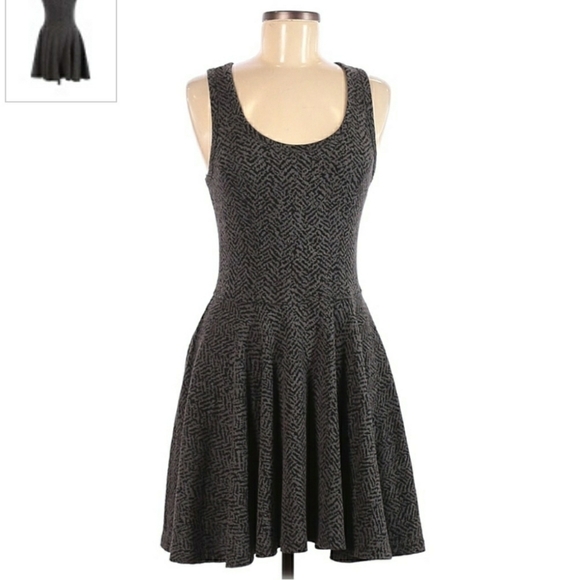 Express Sleeveless Skater Dress Grey Black Women's Medium M Fit & Flare EUC - Picture 1 of 4